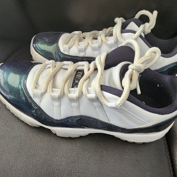 Shoes - Picture 2 of 2